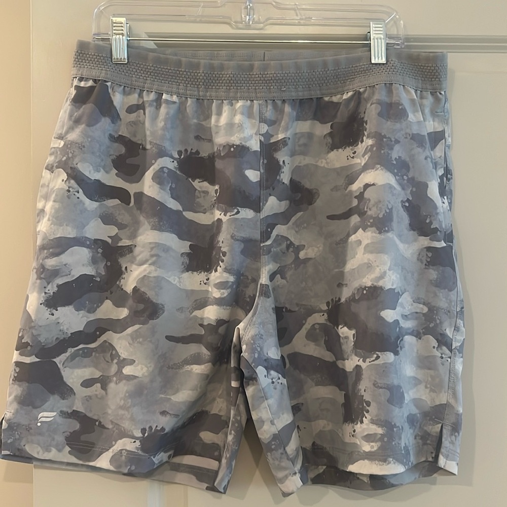 Fabletics Fundamental Short 7 in inseam, No liner Light Grey Camo